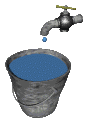 Llenando cubo de agua